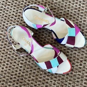 Chanel multi colored fabric/leather sandal with white flower imprinted heel w/CC